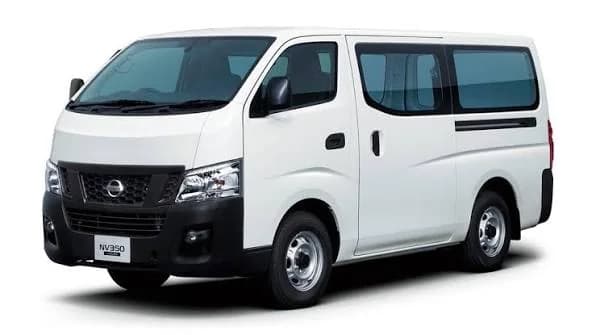Nissan Urvan front view