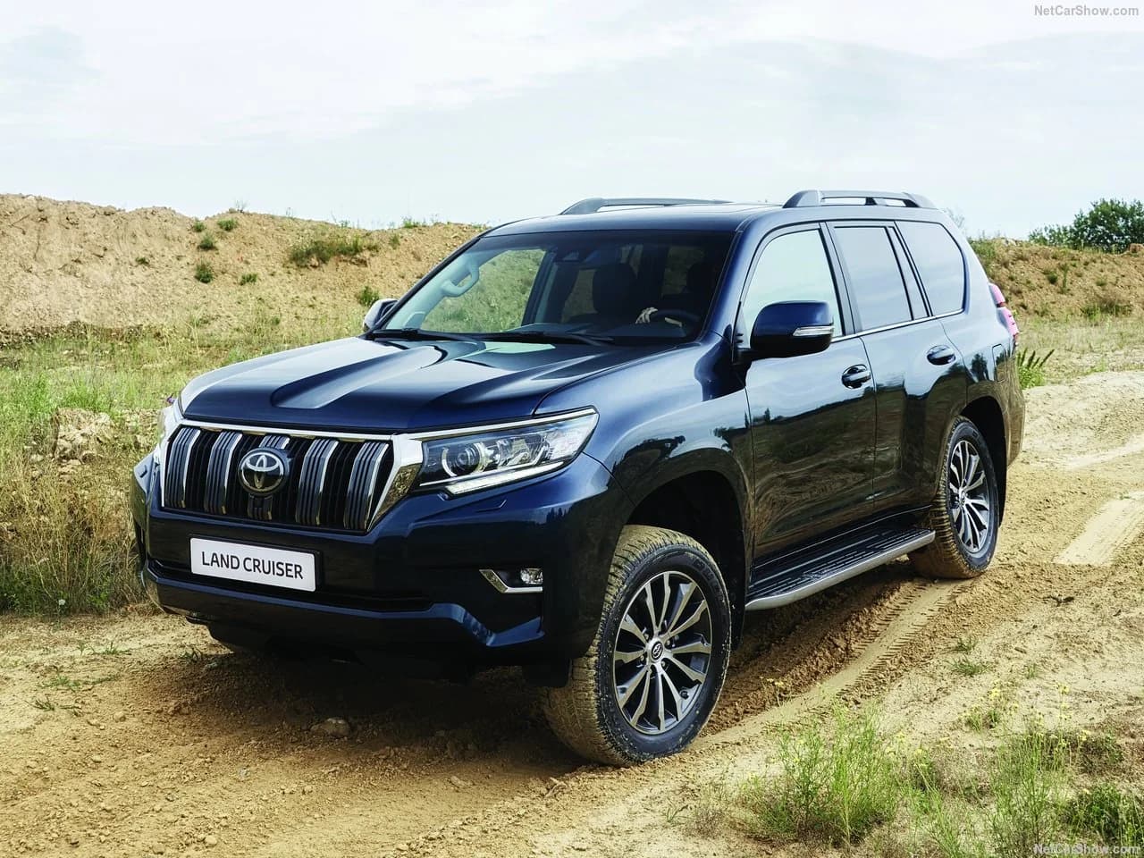 Toyota Land Cruiser front view