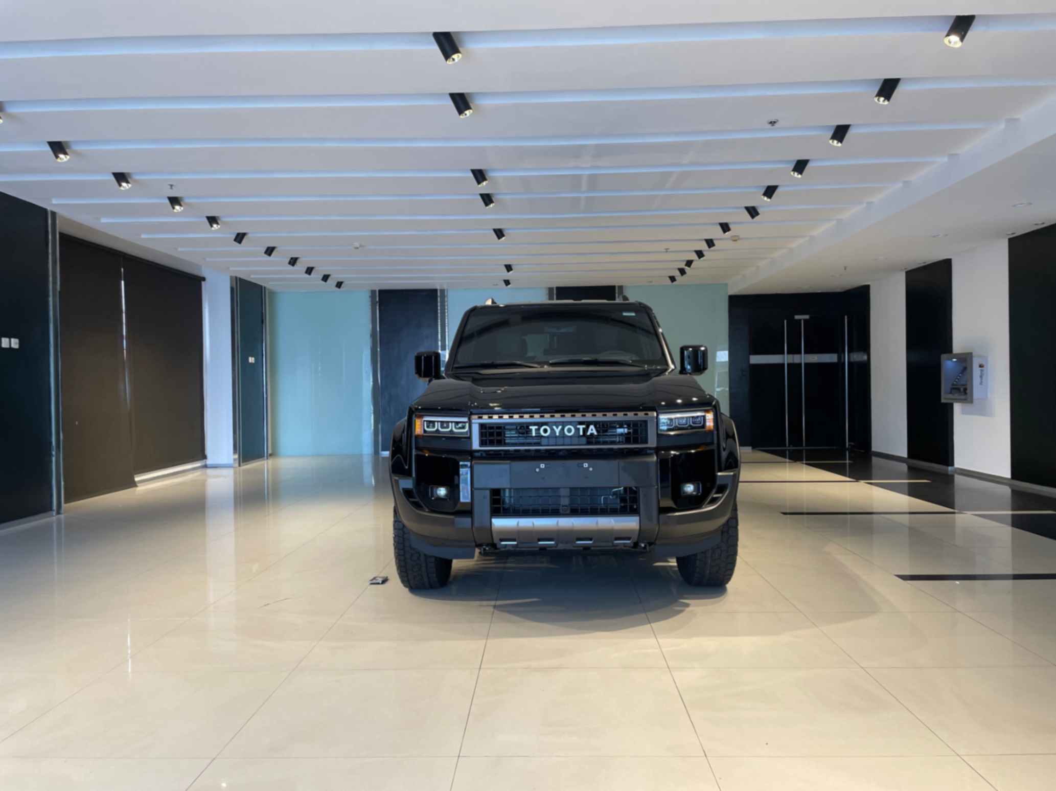 Toyota Prado front view