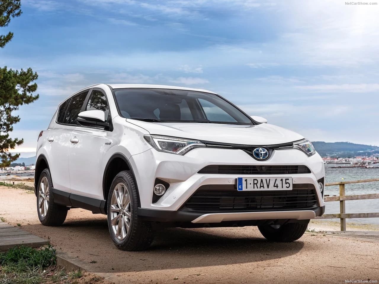 Toyota RAV4 front view