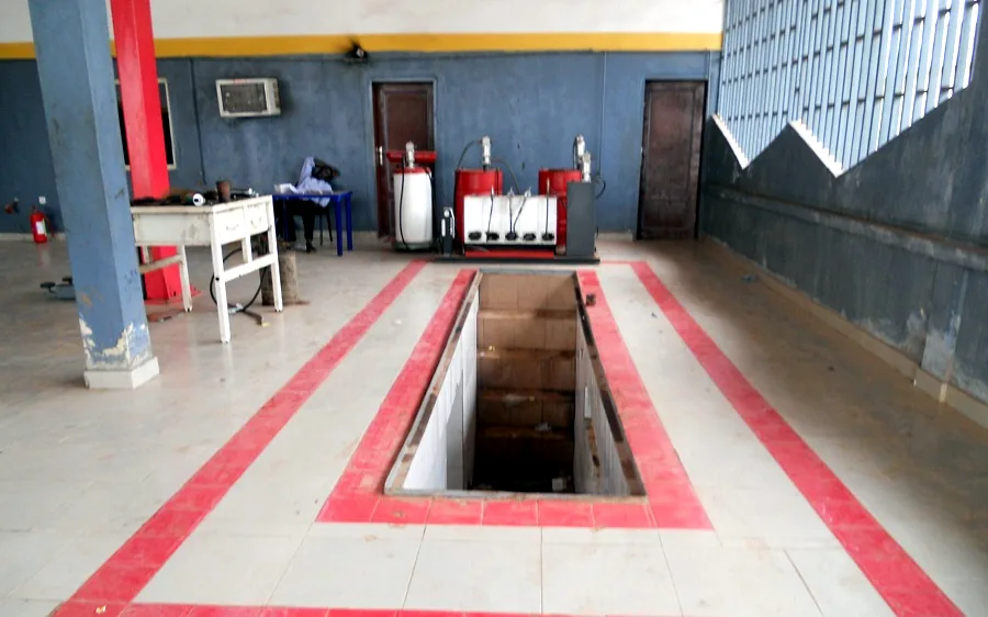 Soars Auto service pit and alignment bay